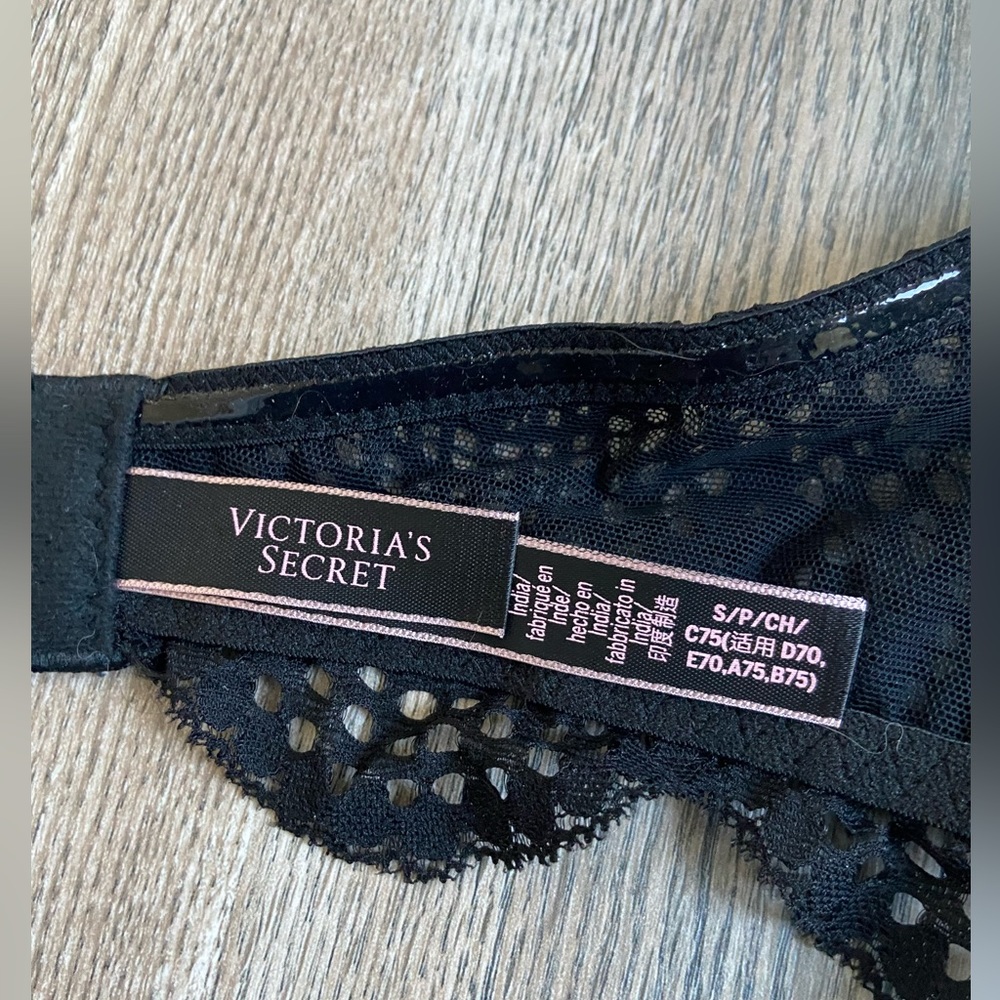 Victoria’s Secret Set of 2 Strapless Lace Bandeau Bras Bralettes Black White 32B - Picture 4 of 6